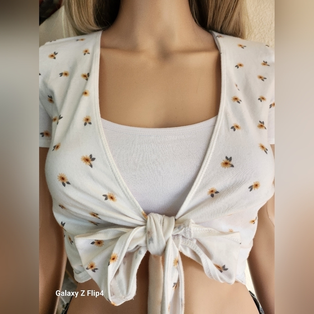Hollister BABYTEE Tie-Front Crop Blouse, Size Extra Small EUC